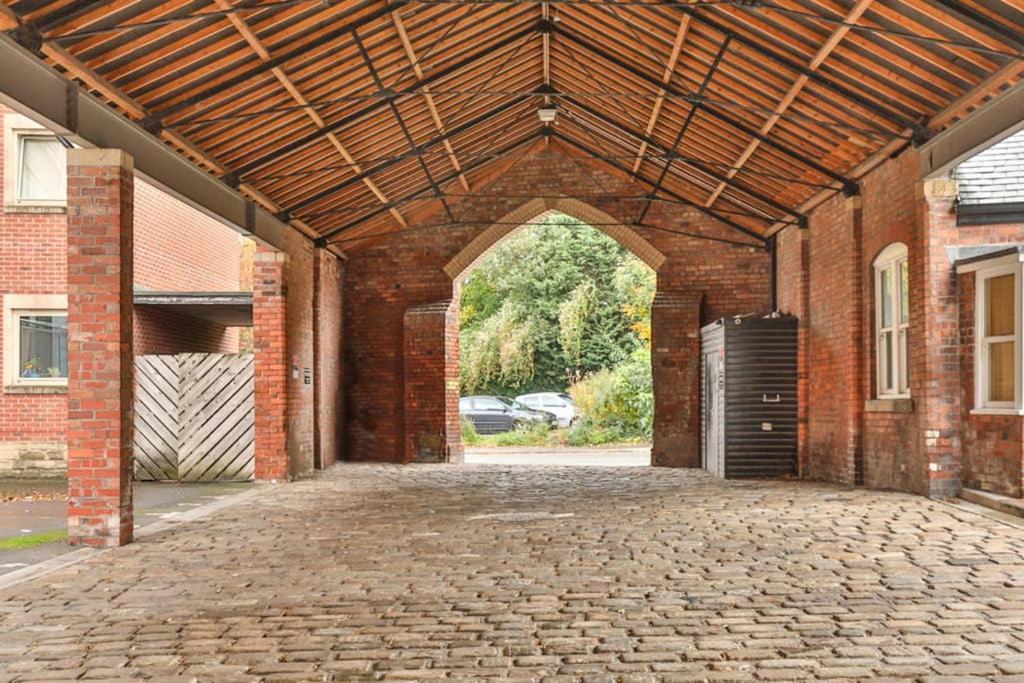 Victorian Tramsheds, Modern Apartment + Parking シェフィールド エクステリア 写真